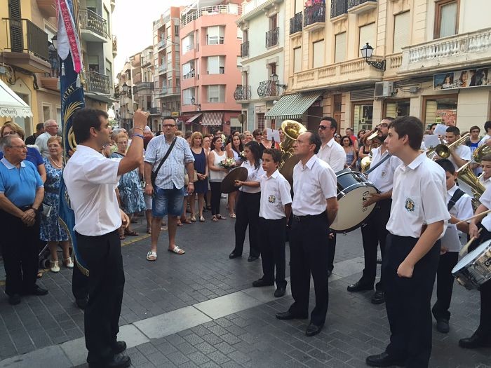 Santa Cecília de Cullera lliura a la ciutat el guardó del Certamen Internacional de València
