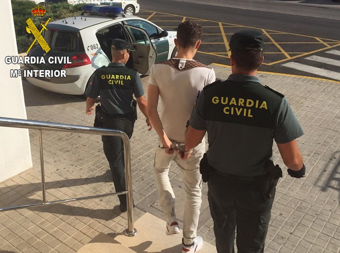 Detingut a Cullera l’autor d’un segrest que pretenia obligar la víctima a realitzar-ne altre