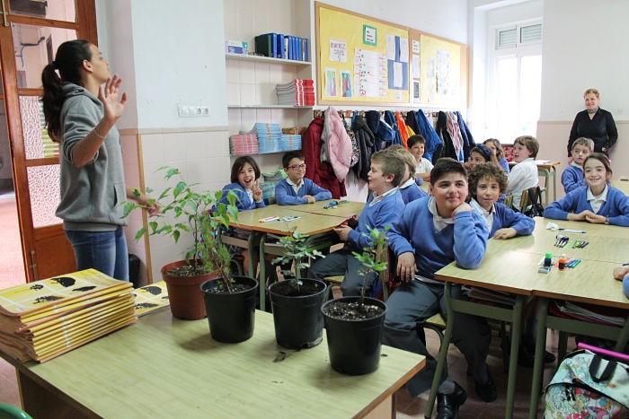 Els alumnes de Sueca participen en el programa ambiental ‘Arbres a l’Aula’ impulsat pel consistori